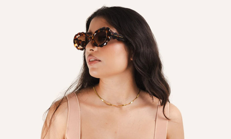 Lunettes de soleil ovales pour femmes  - Vilma Ecaille