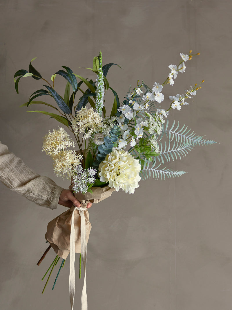 Bouquet Symphonie, Fleurs artificielles